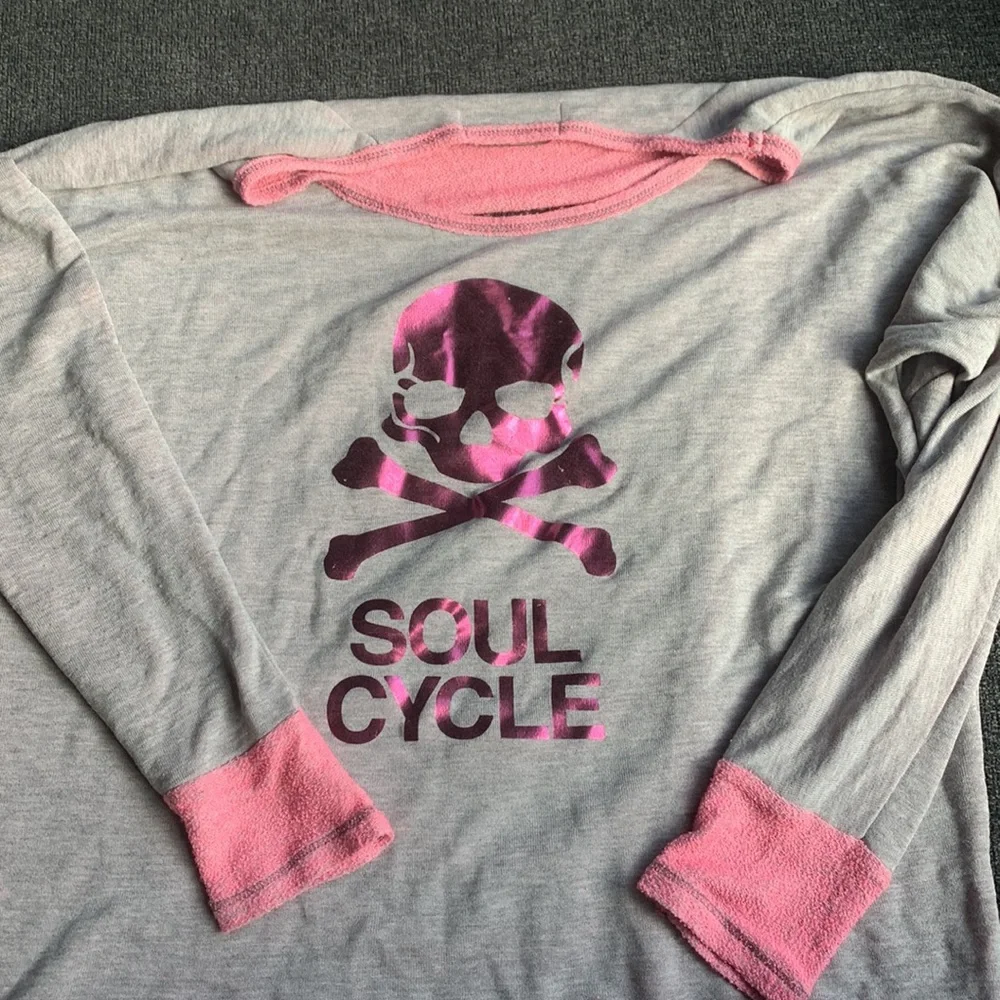 Soulcycle grey and pink long sleeve shirt - Picture 2 of 5